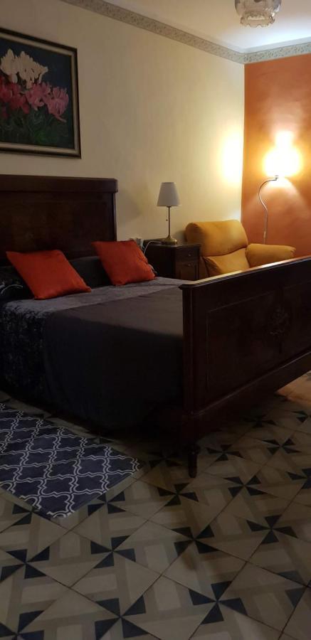 Piso Romantico Y Espacioso Tremp Kültér fotó